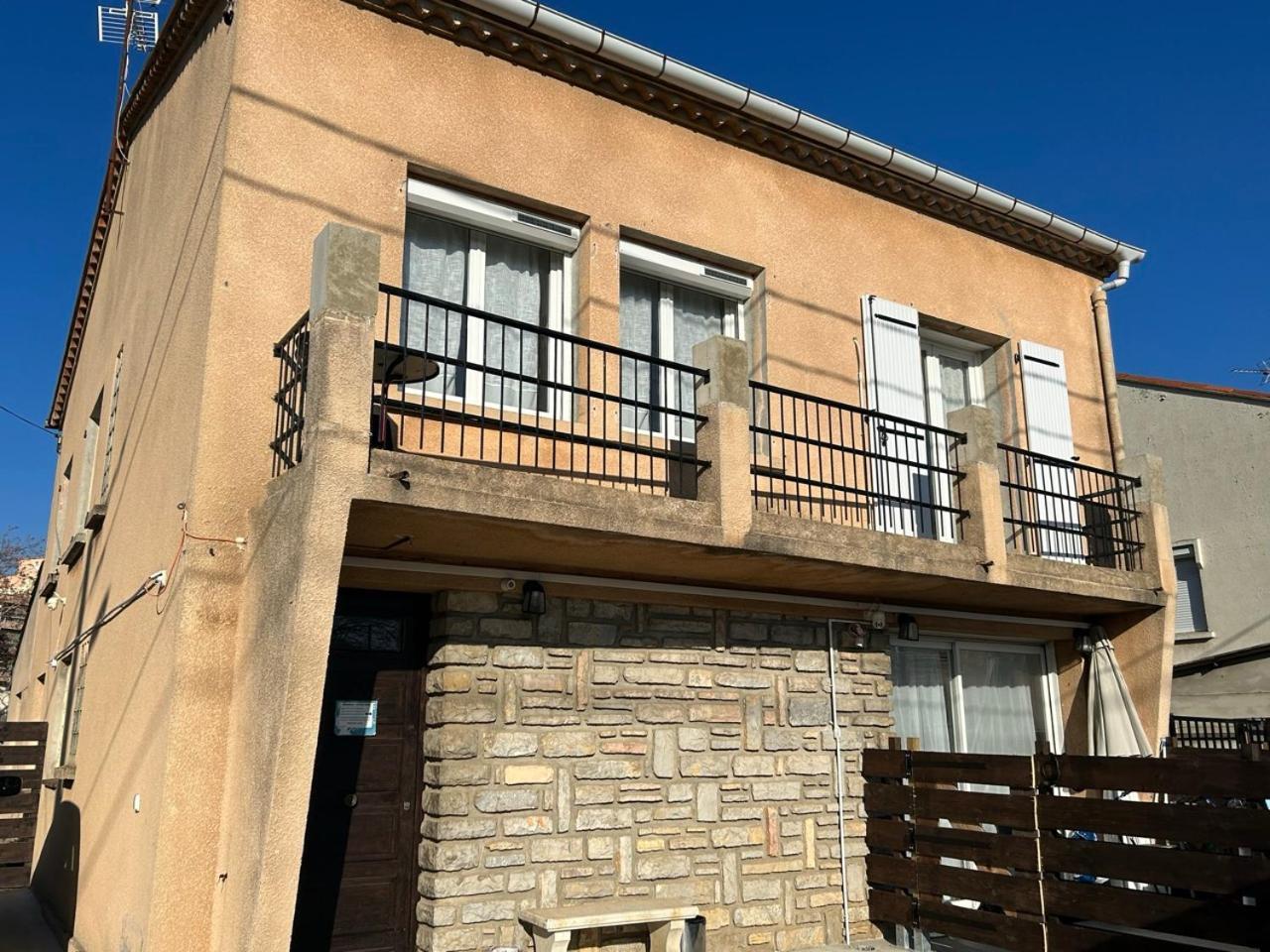 Appartement Les Voyages De Romane Narbonne Exterior photo